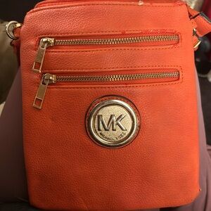 A michael kors purse